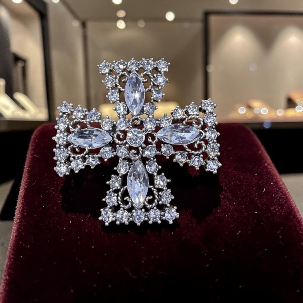 NWOT Premier Designs Rhinestone Cross Brooch Pendant Silver Tone Statement Glam